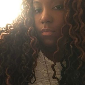Meet your Posher, Brittney